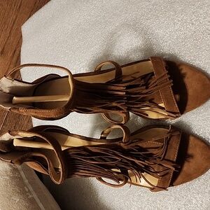 Ann Taylor Boho Brown Fringe Women's Sandals Heels Women's Ladies sz 7.5
